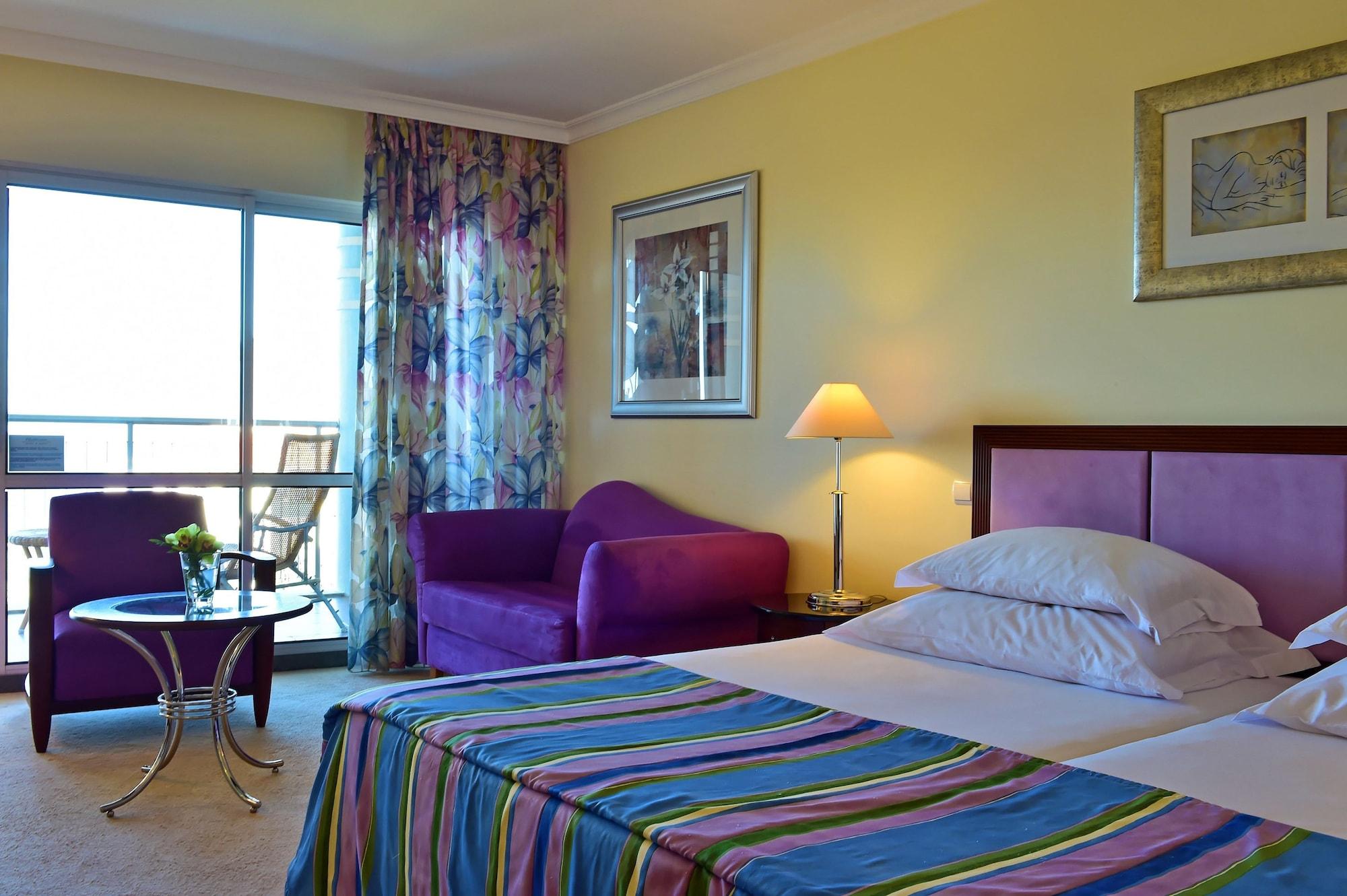 Pestana Grand Ocean Resort Hotel Funchal  Luaran gambar A room at the hotel